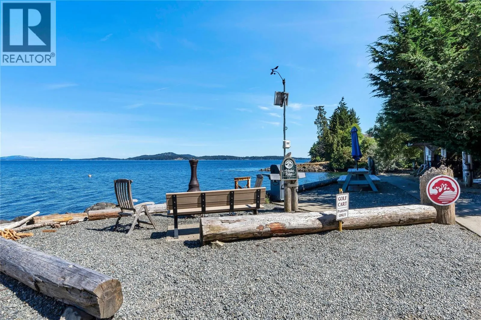 541 Cedar Cres