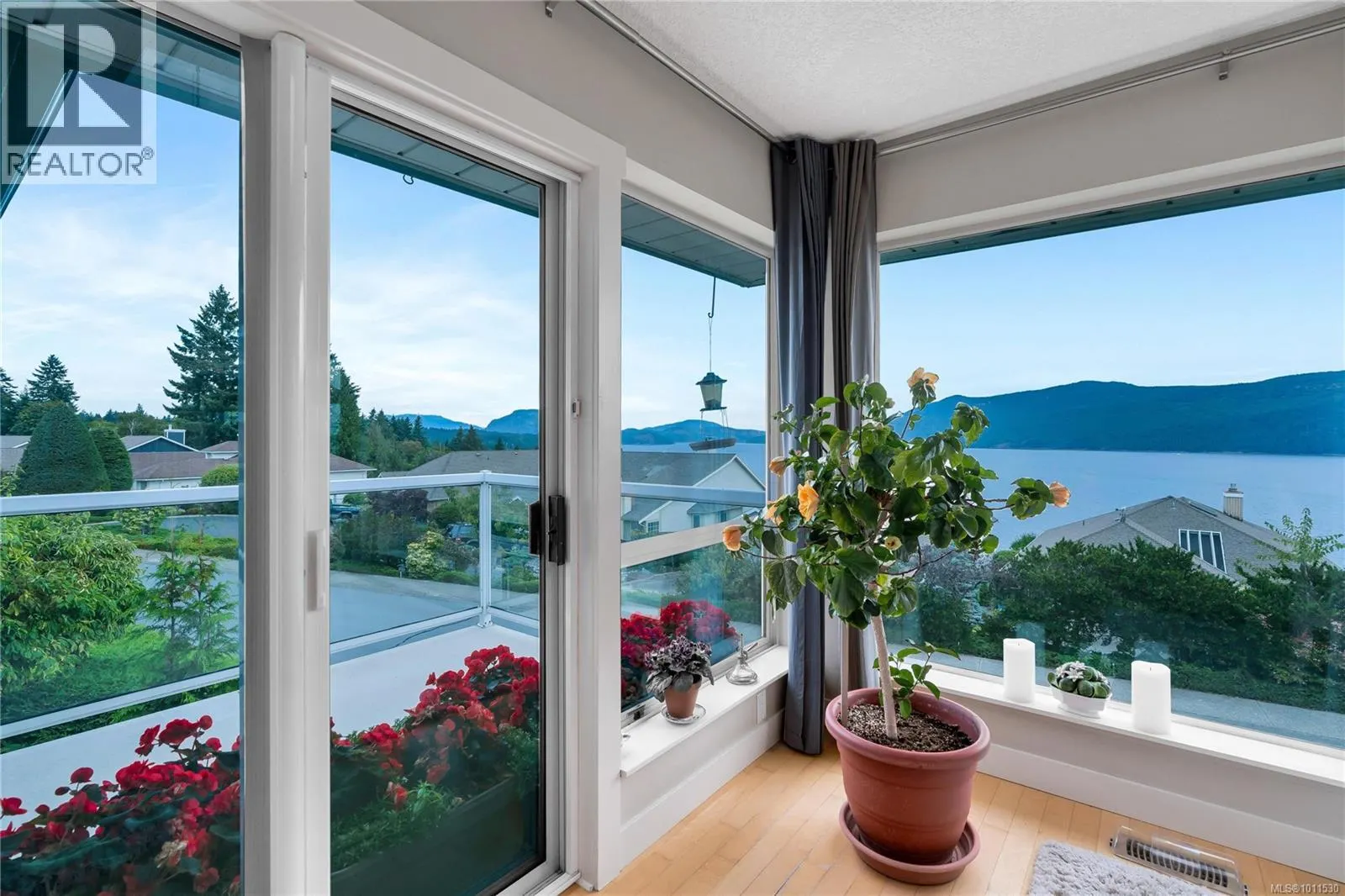 541 Cedar Cres