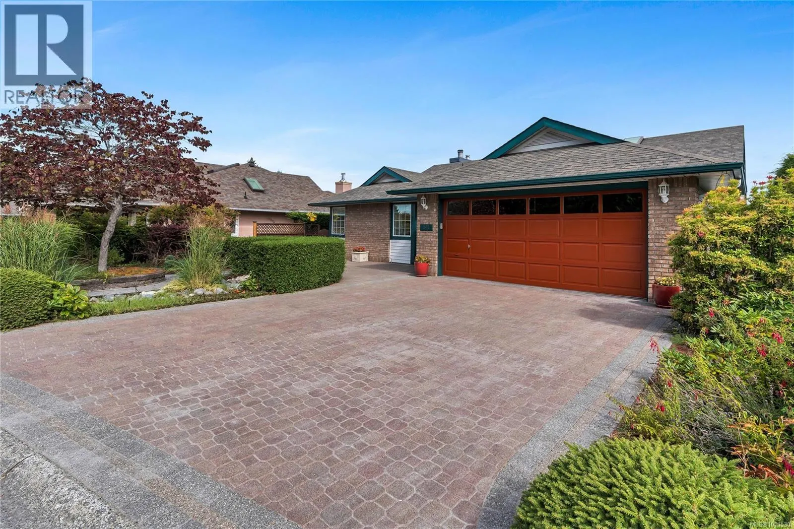 541 Cedar Cres