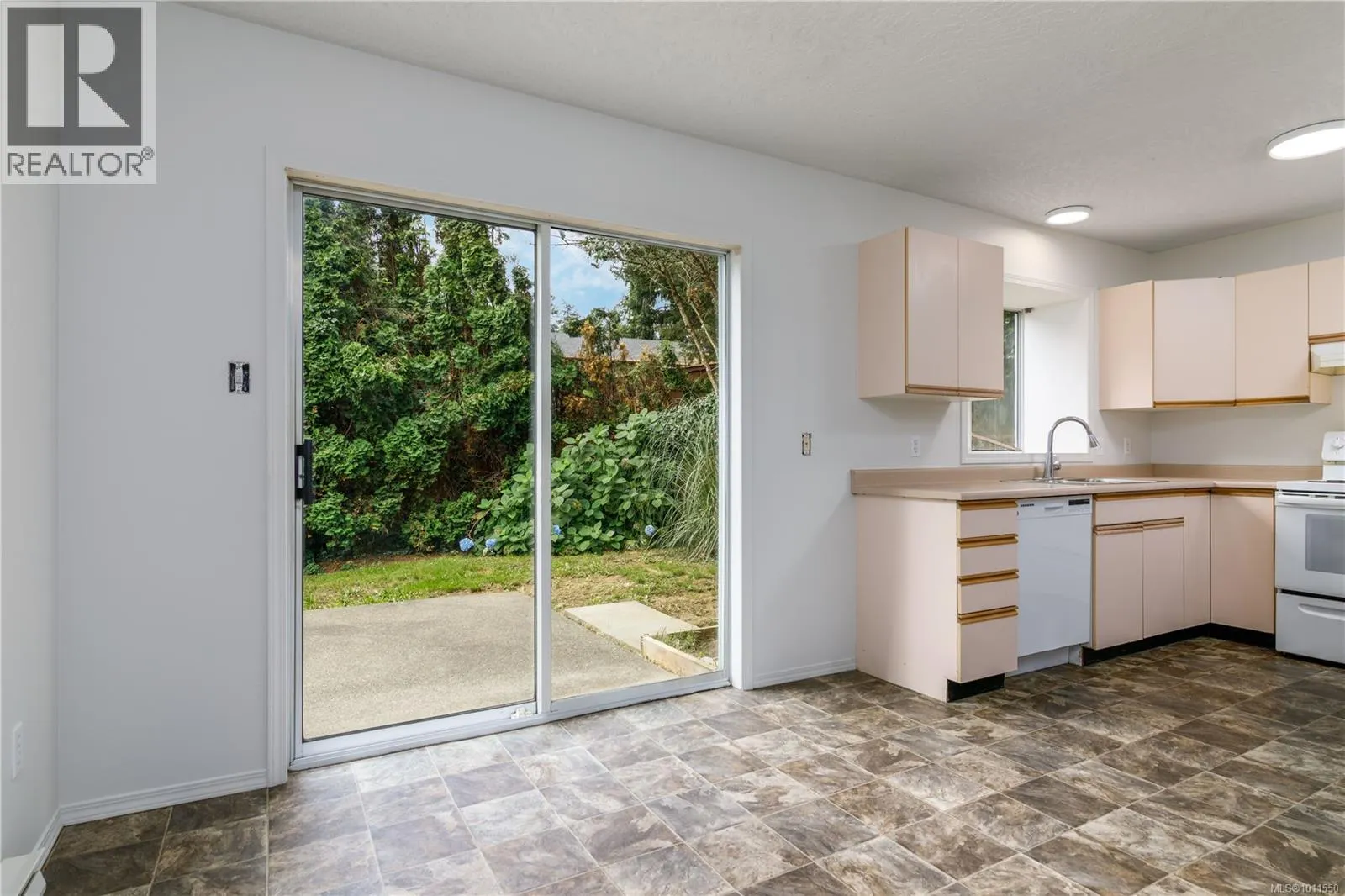 2850 Santana Dr