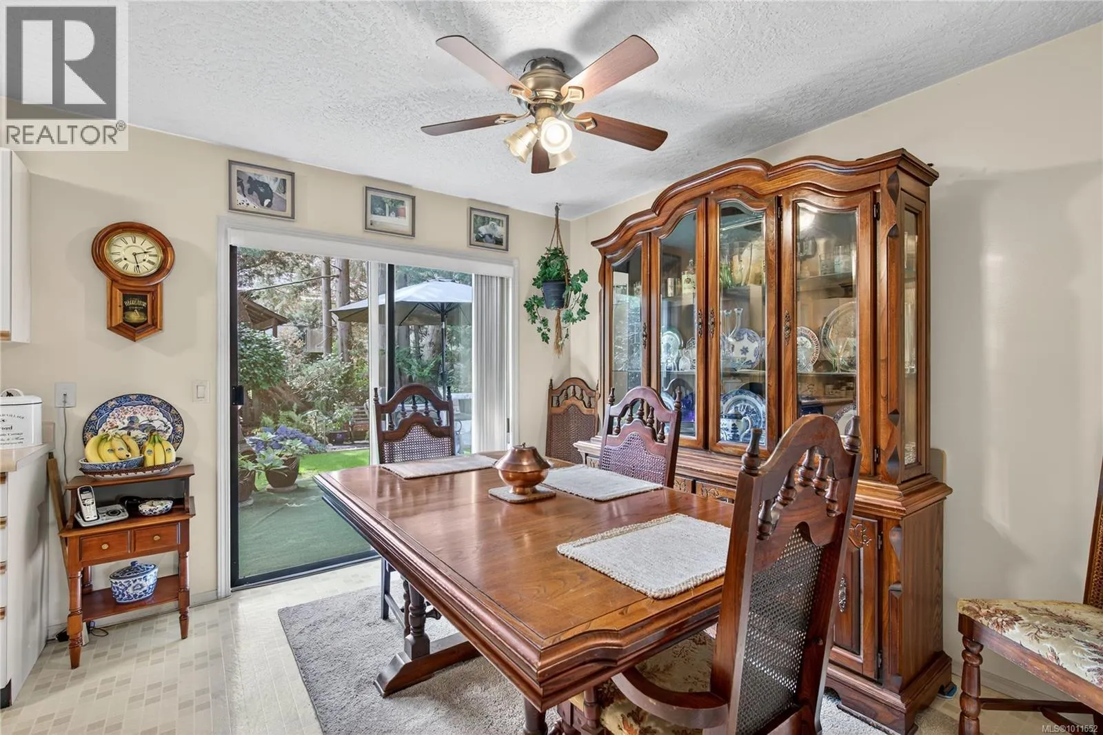 2852 Santana Dr