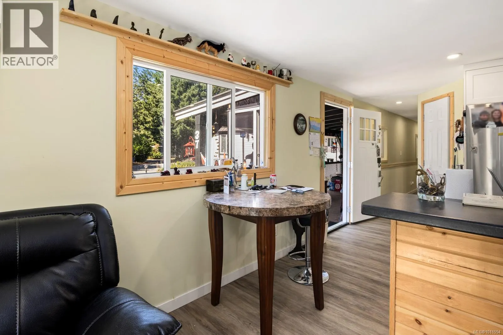 37 2785 Wallbank Rd