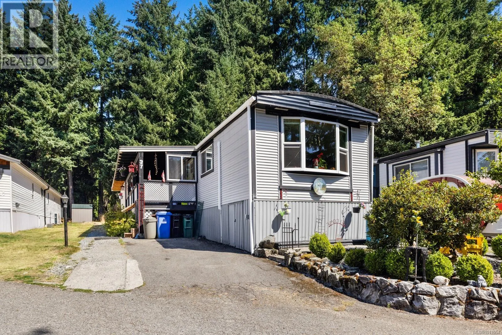 37 2785 Wallbank Rd