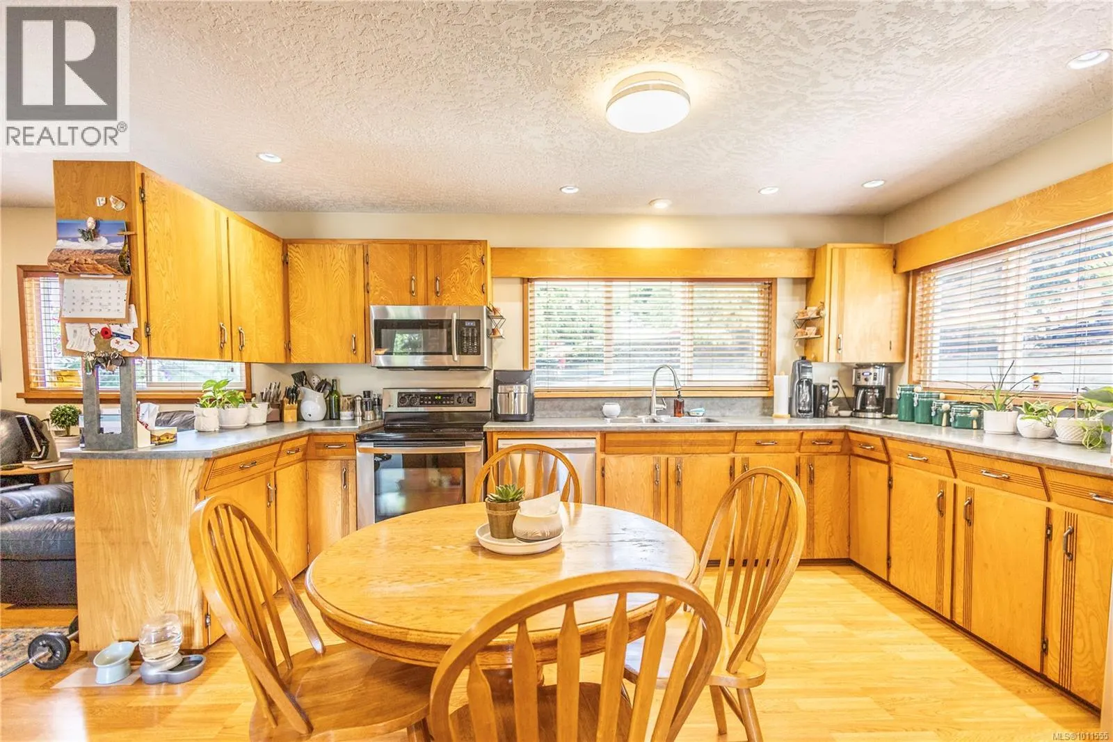 936 Walfred Rd