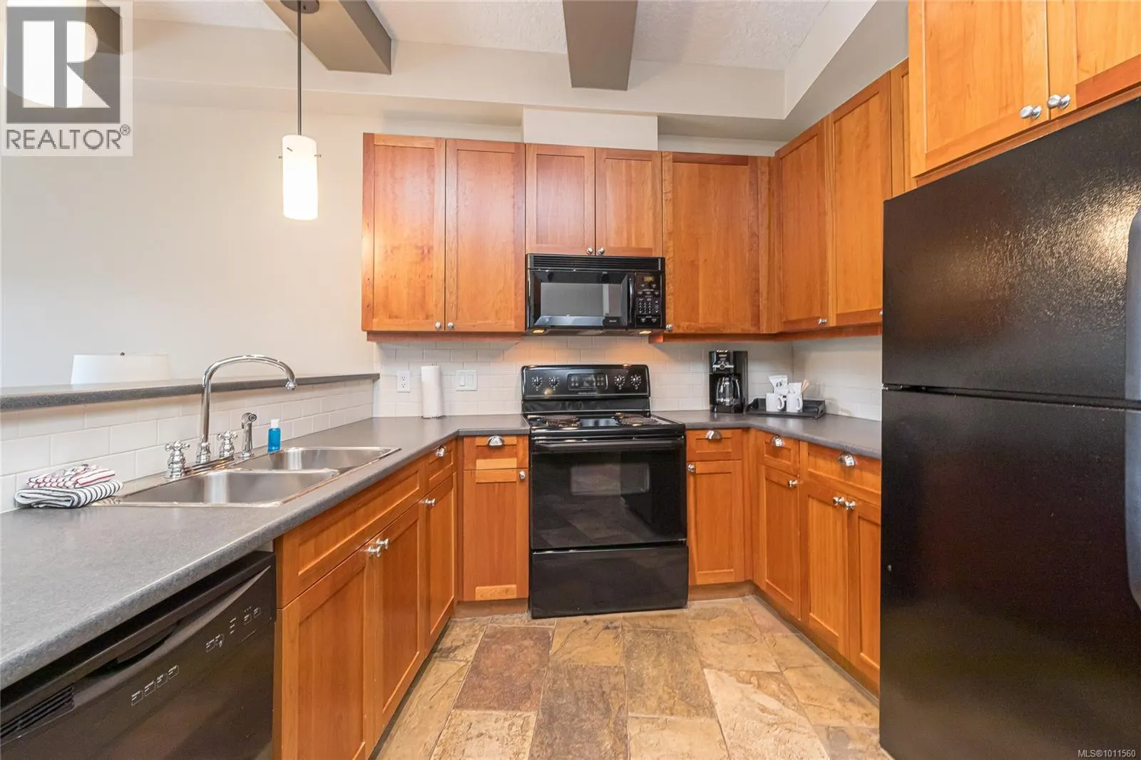 210 B&C 1376 Lynburne Pl