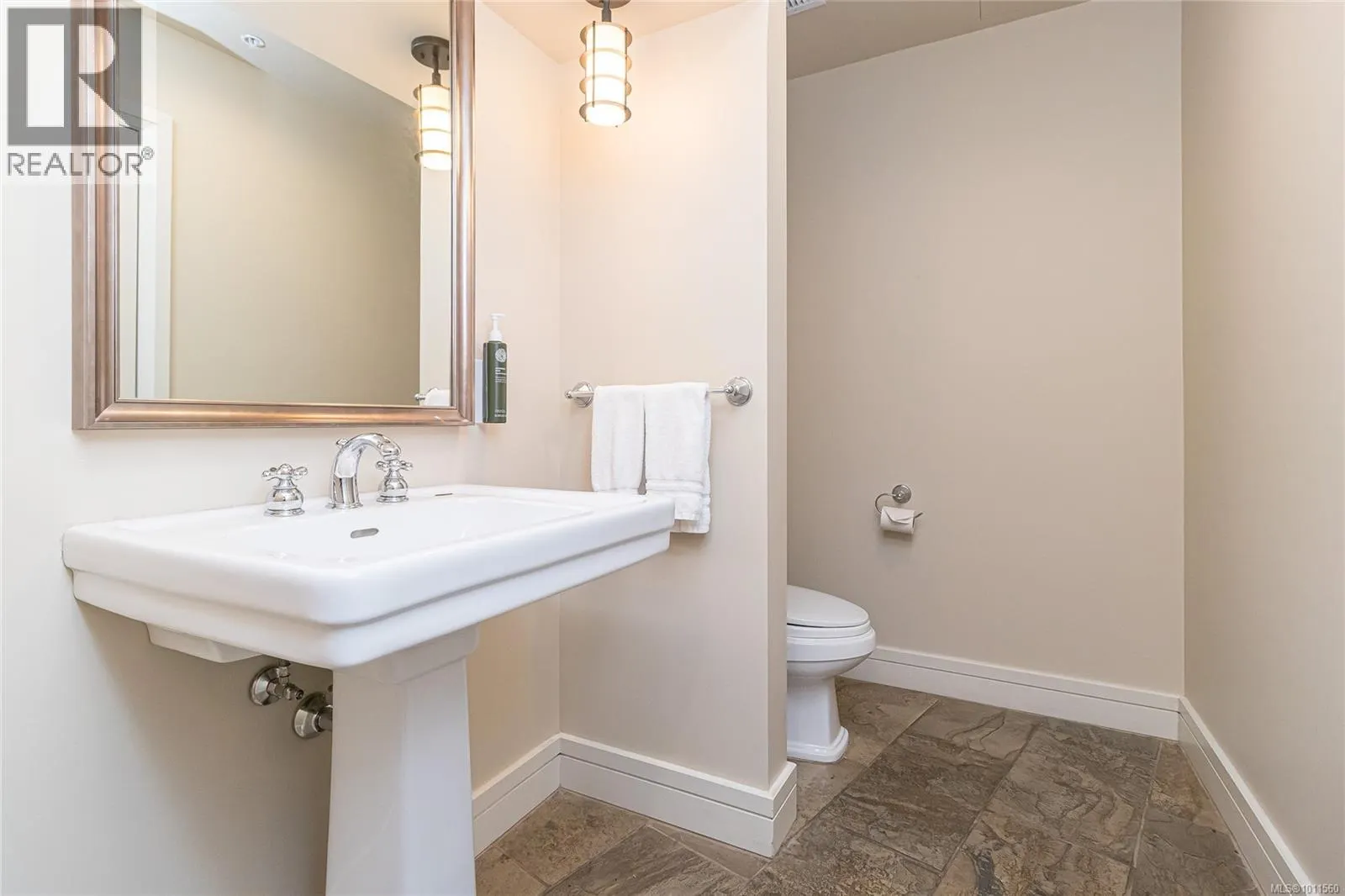 210 B&C 1376 Lynburne Pl