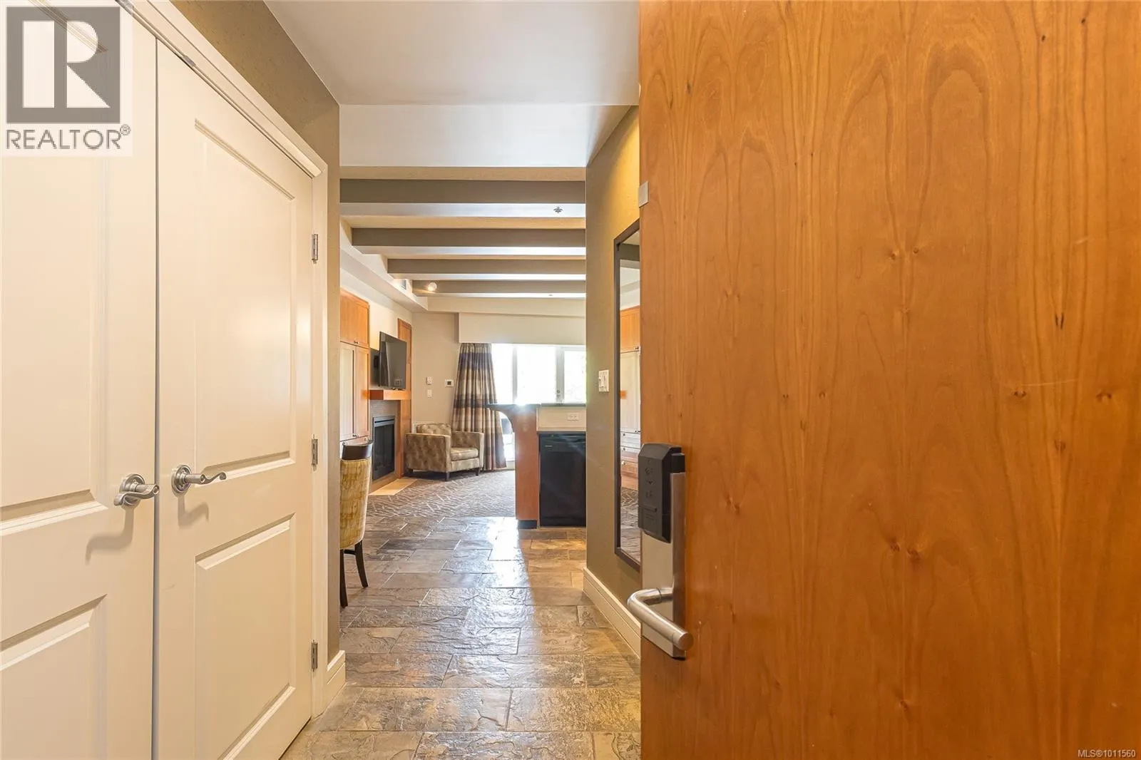 210 B&C 1376 Lynburne Pl