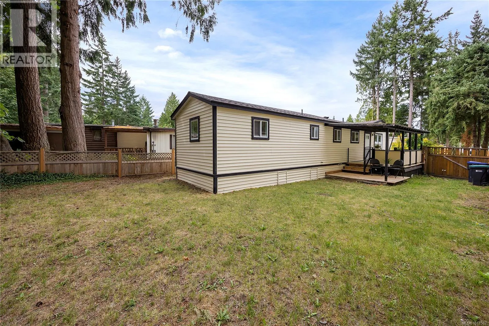 15 3449 Hallberg Rd