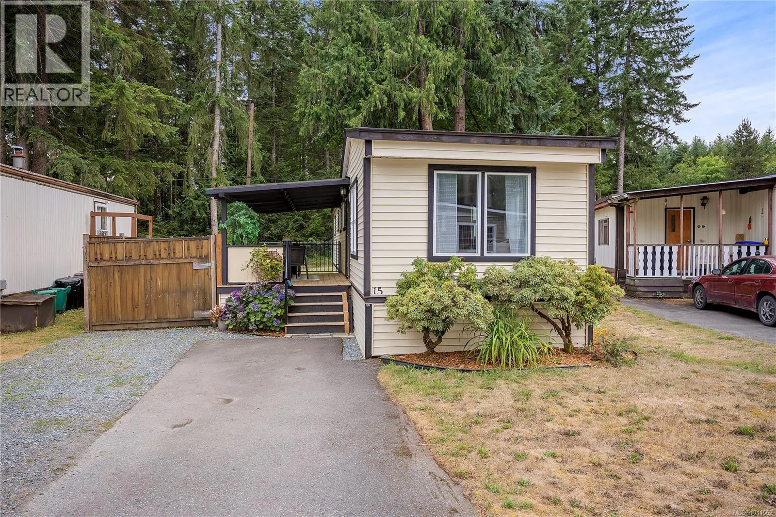 15 3449 Hallberg Rd