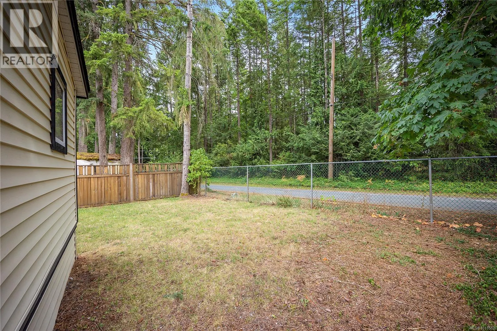 15 3449 Hallberg Rd