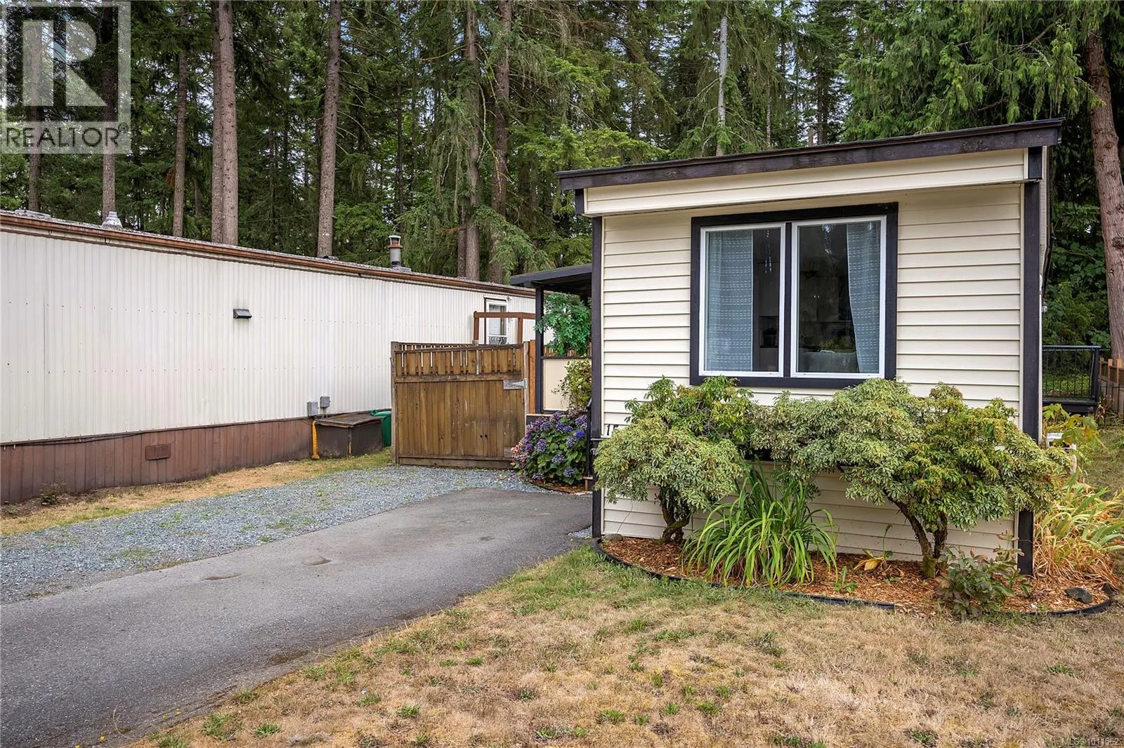 15 3449 Hallberg Rd