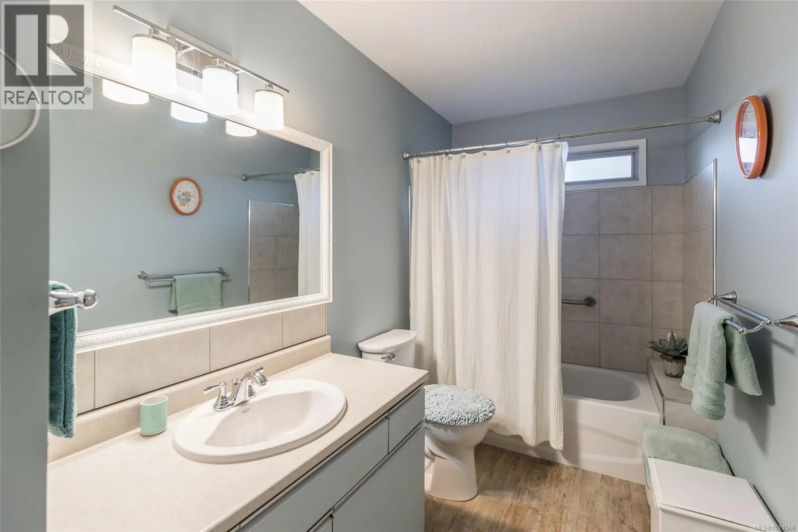1419 Madrona Dr