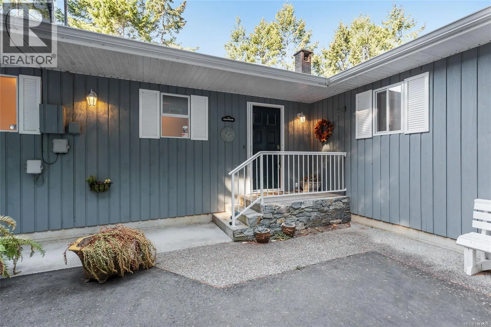 1419 Madrona Dr
