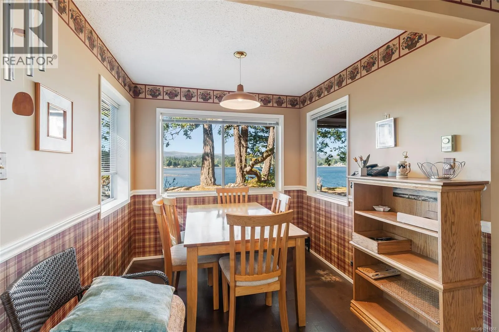 1419 Madrona Dr