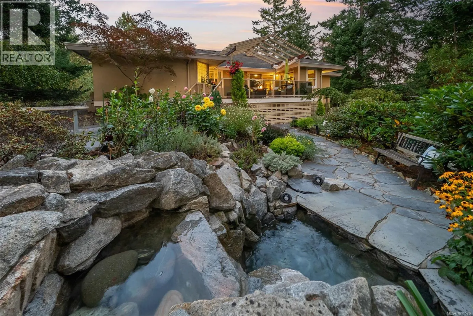 3720 Dolphin Dr