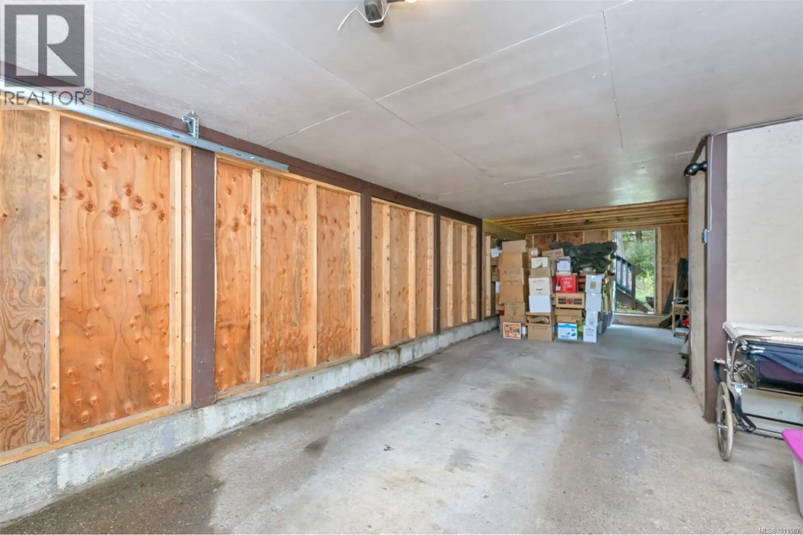 4752 Fairbridge Dr