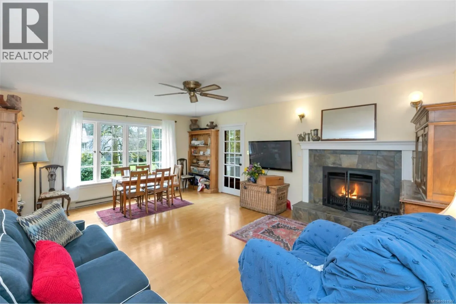 4752 Fairbridge Dr