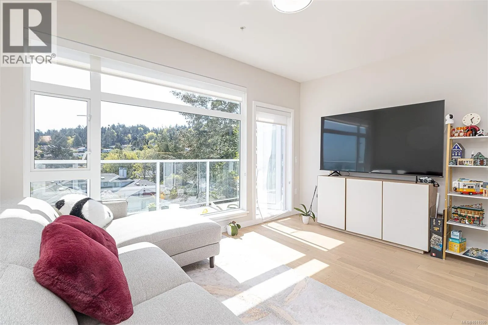 406 5118 Cordova Bay Rd