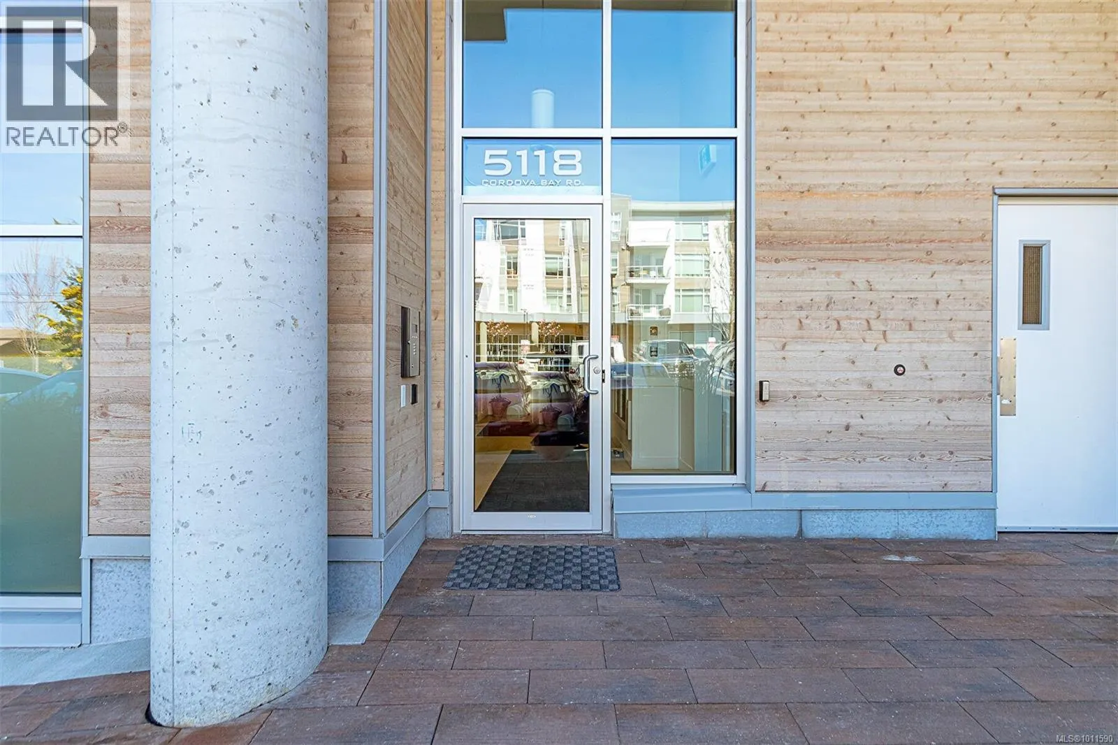 406 5118 Cordova Bay Rd