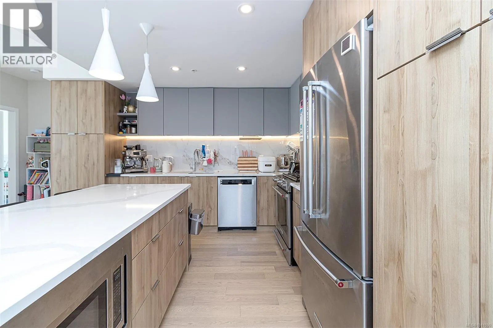 406 5118 Cordova Bay Rd