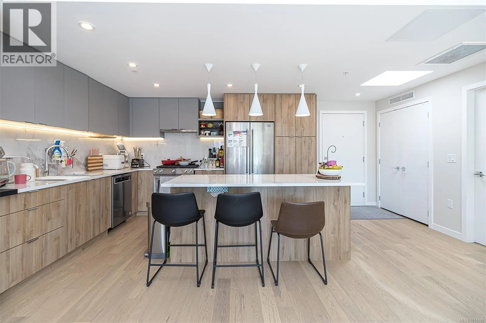 406 5118 Cordova Bay Rd