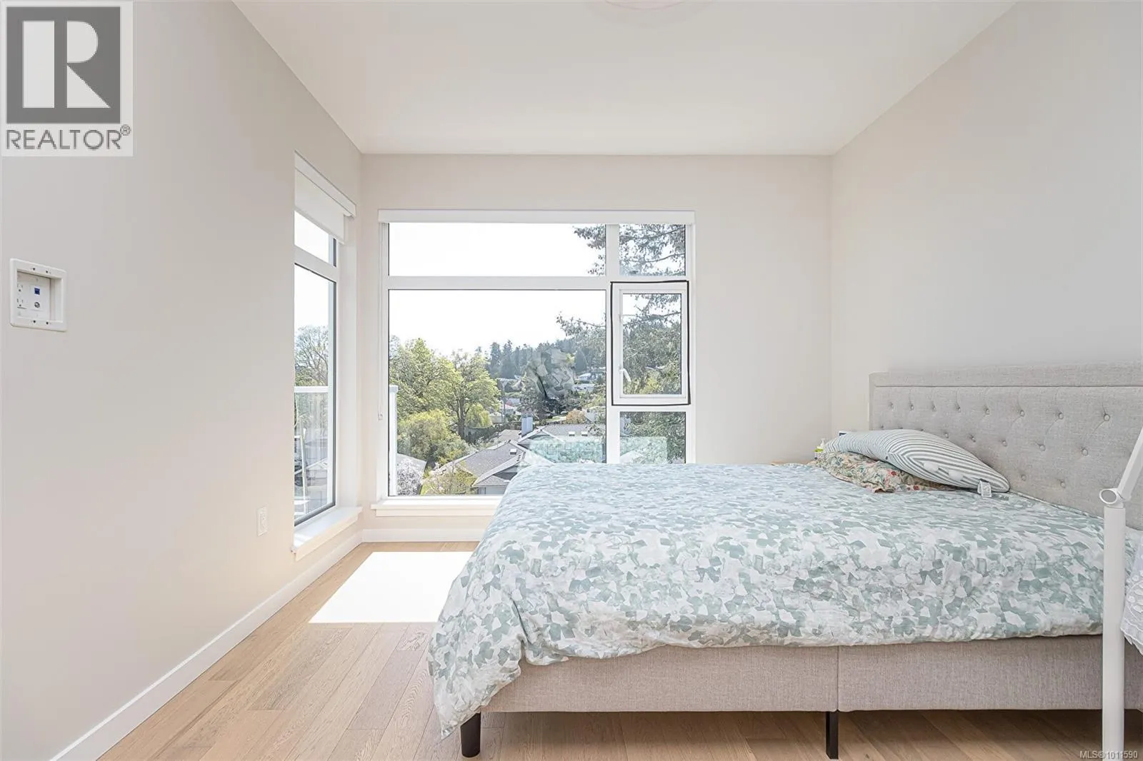 406 5118 Cordova Bay Rd