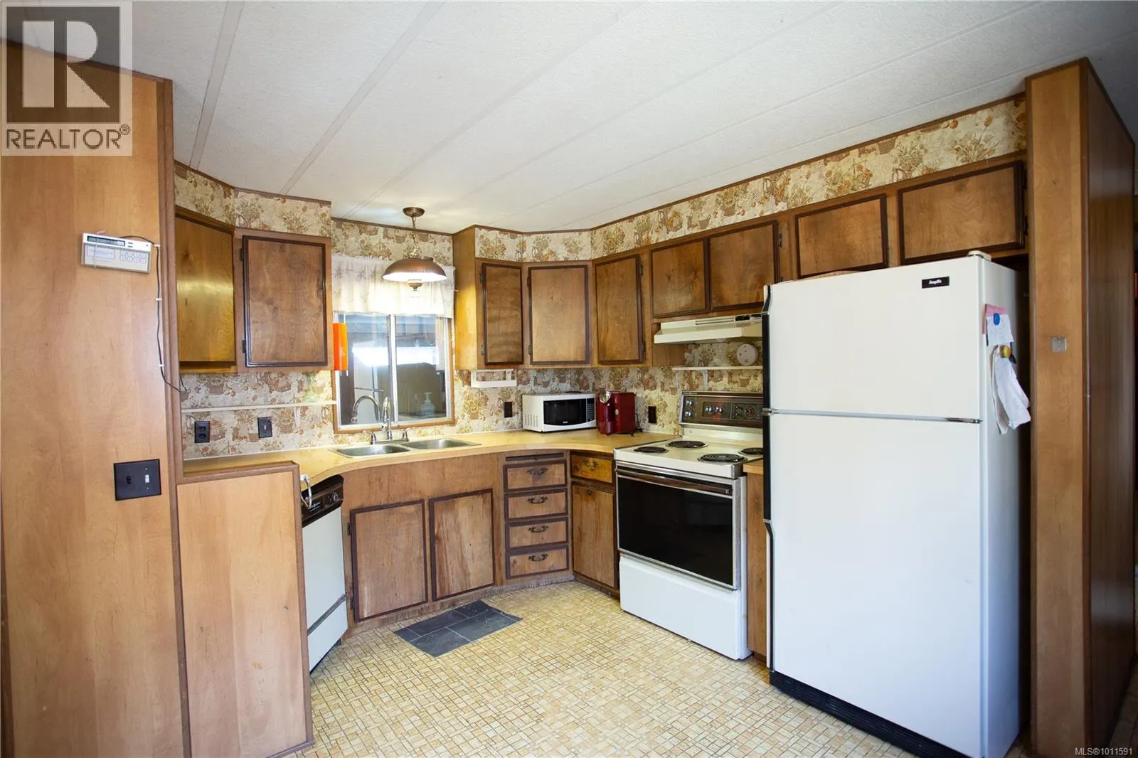 242 2465 Apollo Dr
