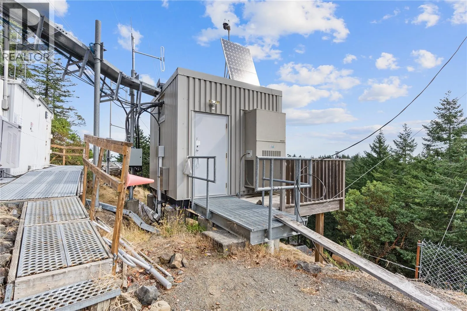 871 Walfred Rd