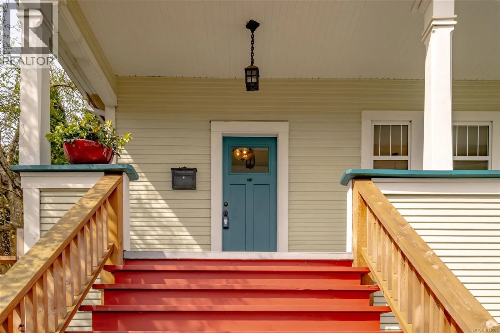 302 Victoria Rd