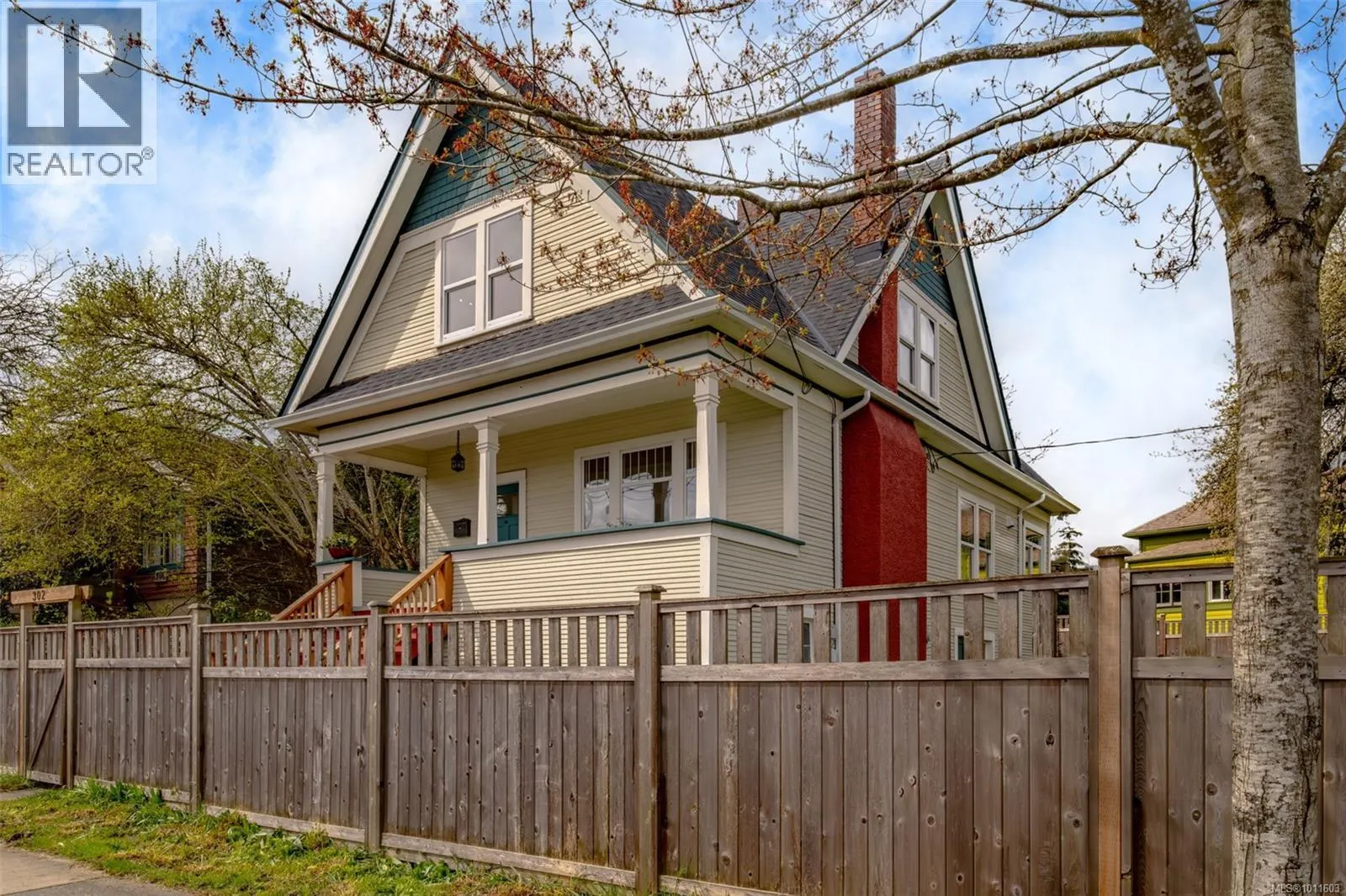 302 Victoria Rd