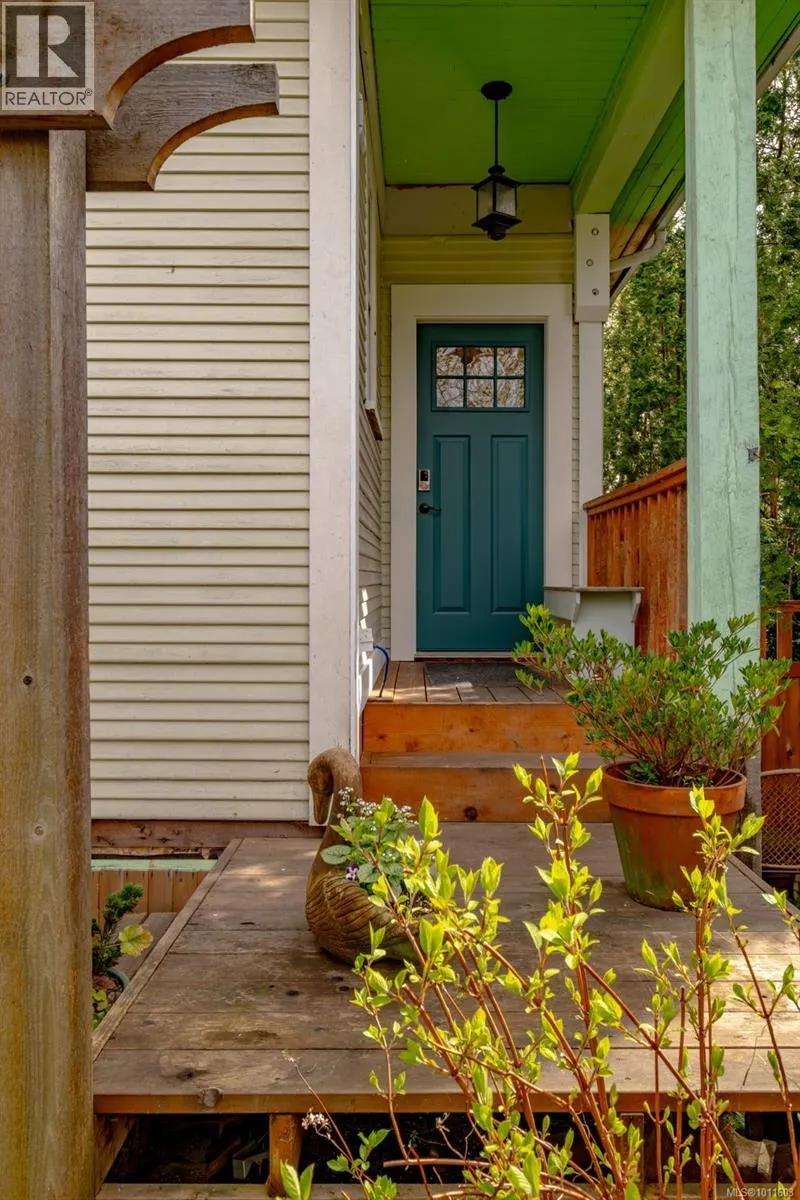 302 Victoria Rd