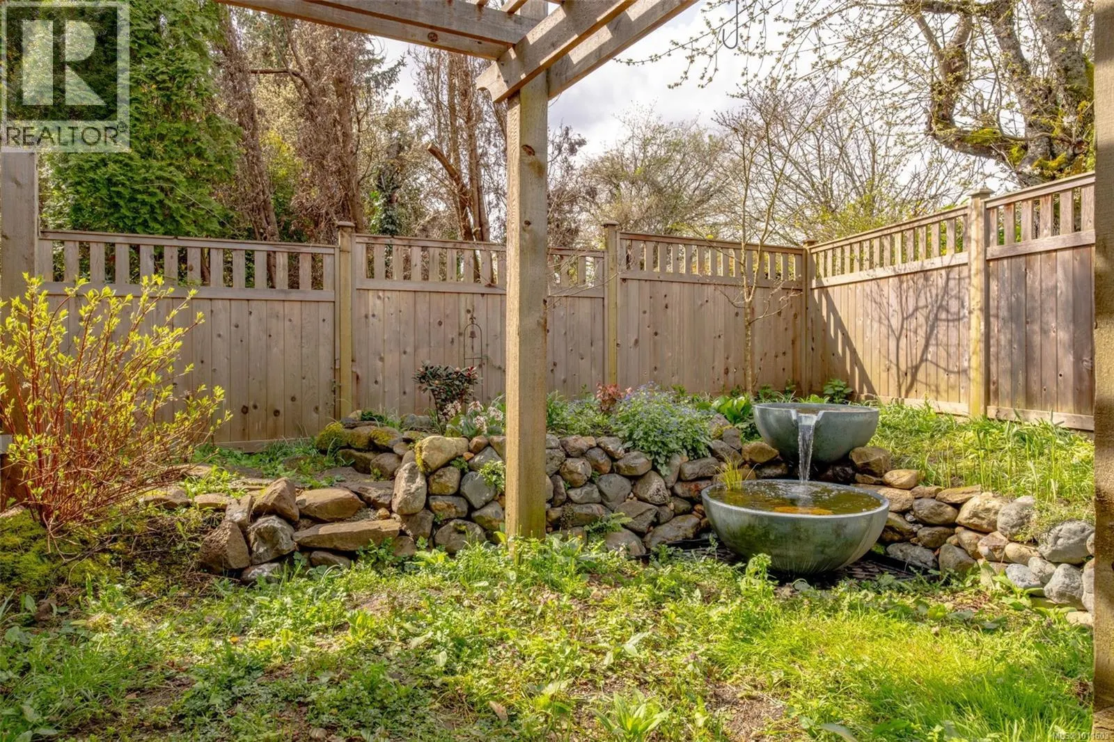 302 Victoria Rd