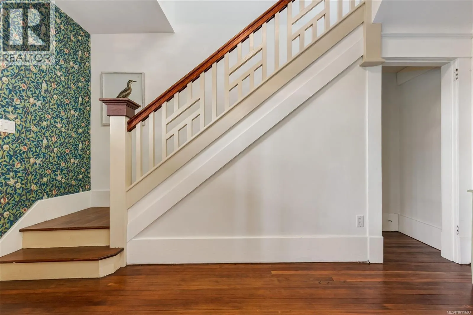 302 Victoria Rd