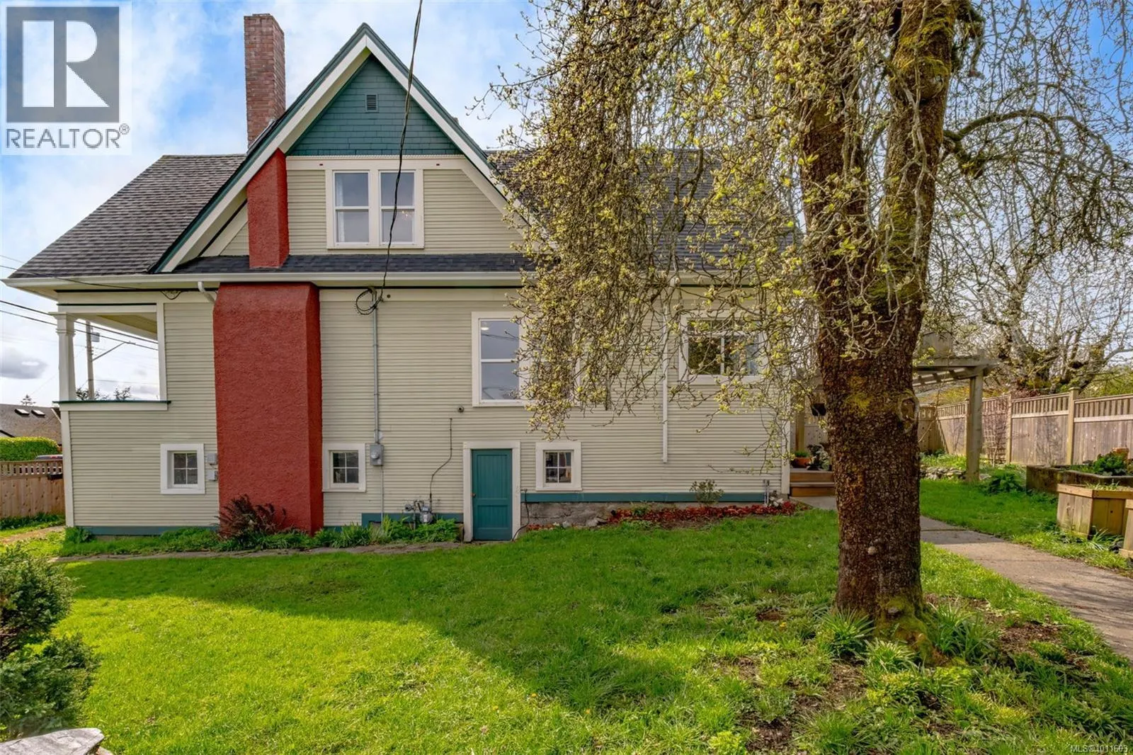 302 Victoria Rd
