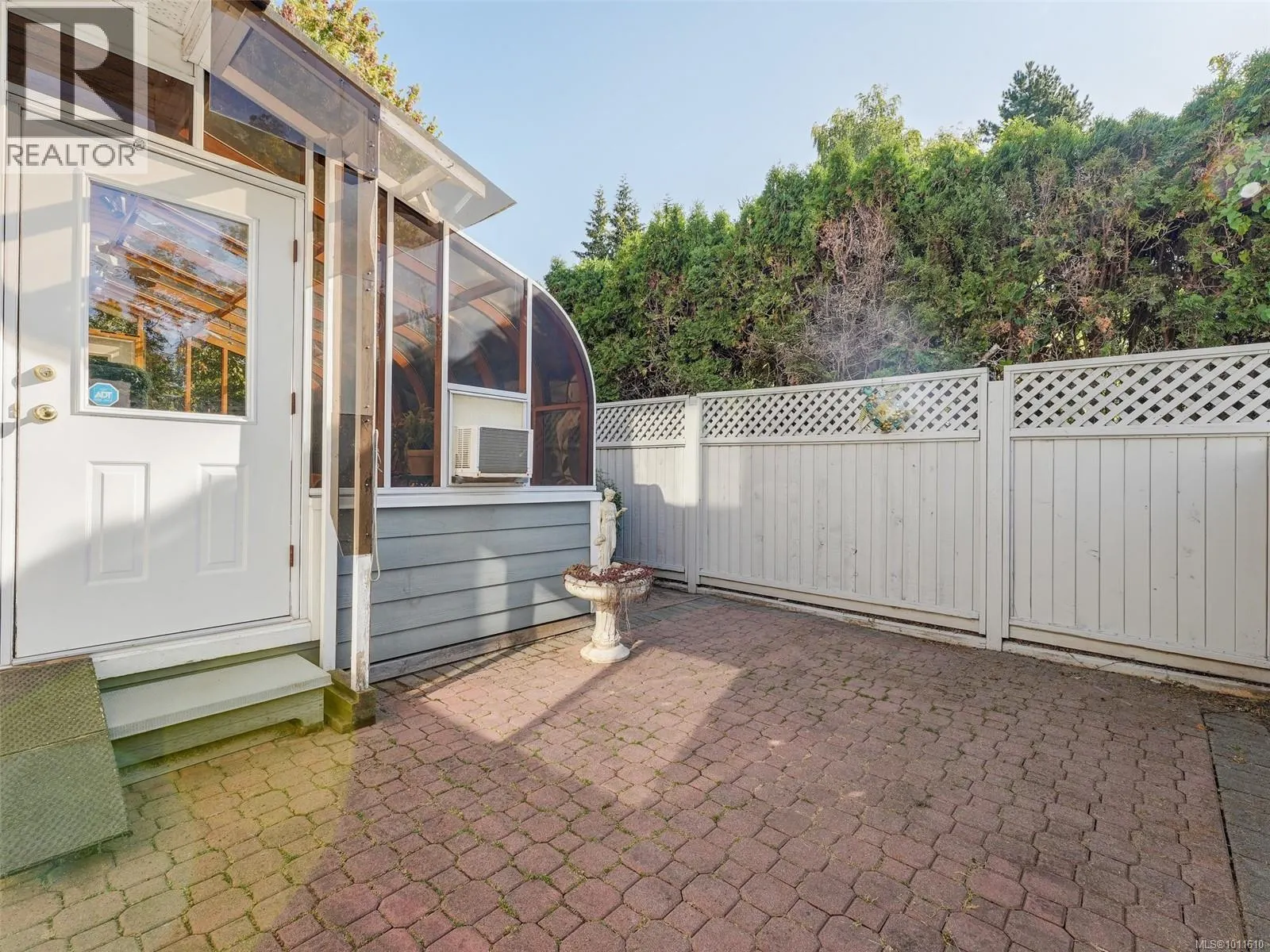 4 9903 Resthaven Dr