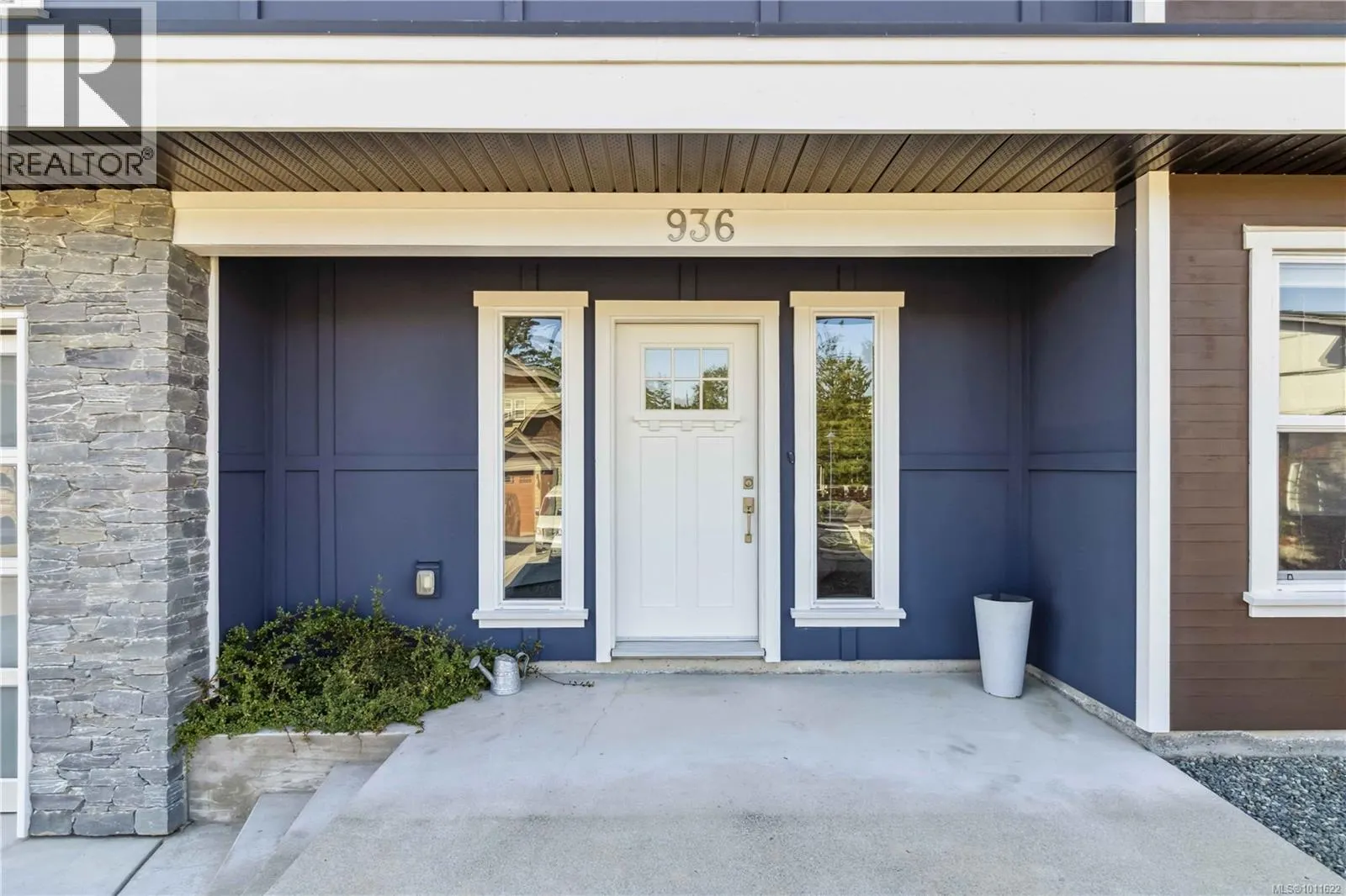 936 Aqua Crt
