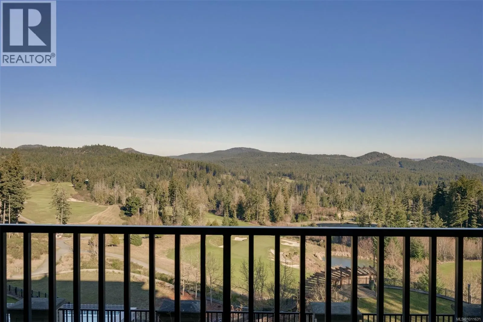 335/337 C 1999 Country Club Way