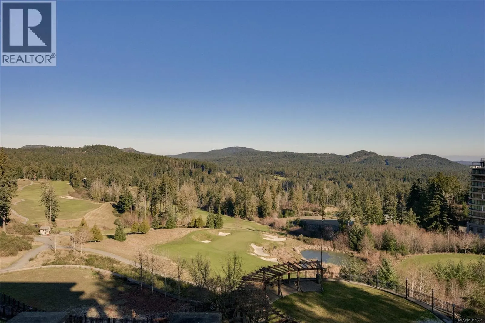 335/337 C 1999 Country Club Way