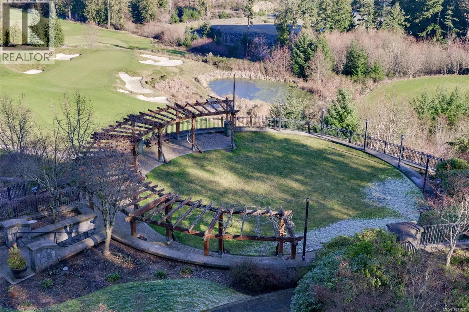 335/337 C 1999 Country Club Way