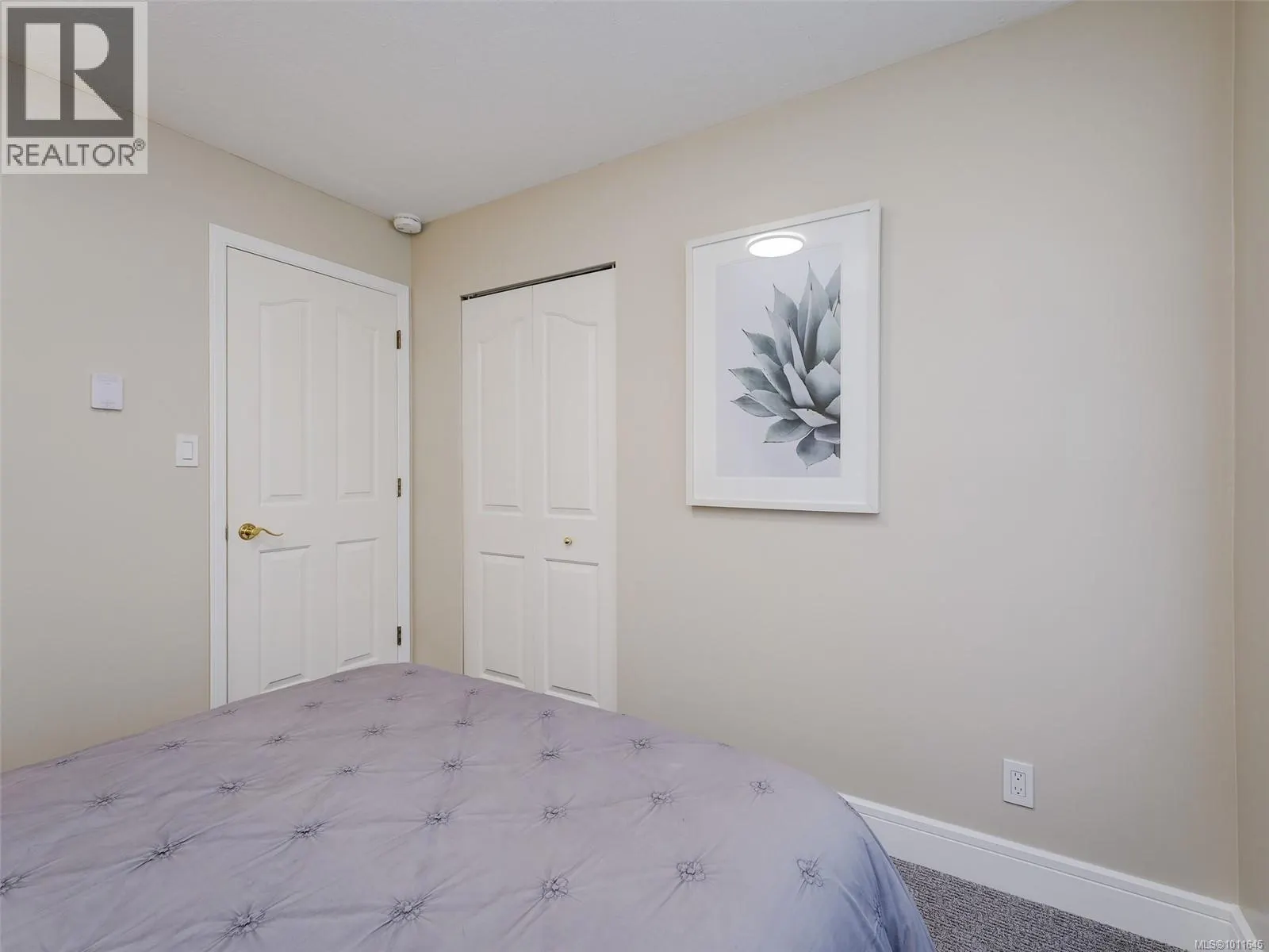 4774 Cordova Bay Rd