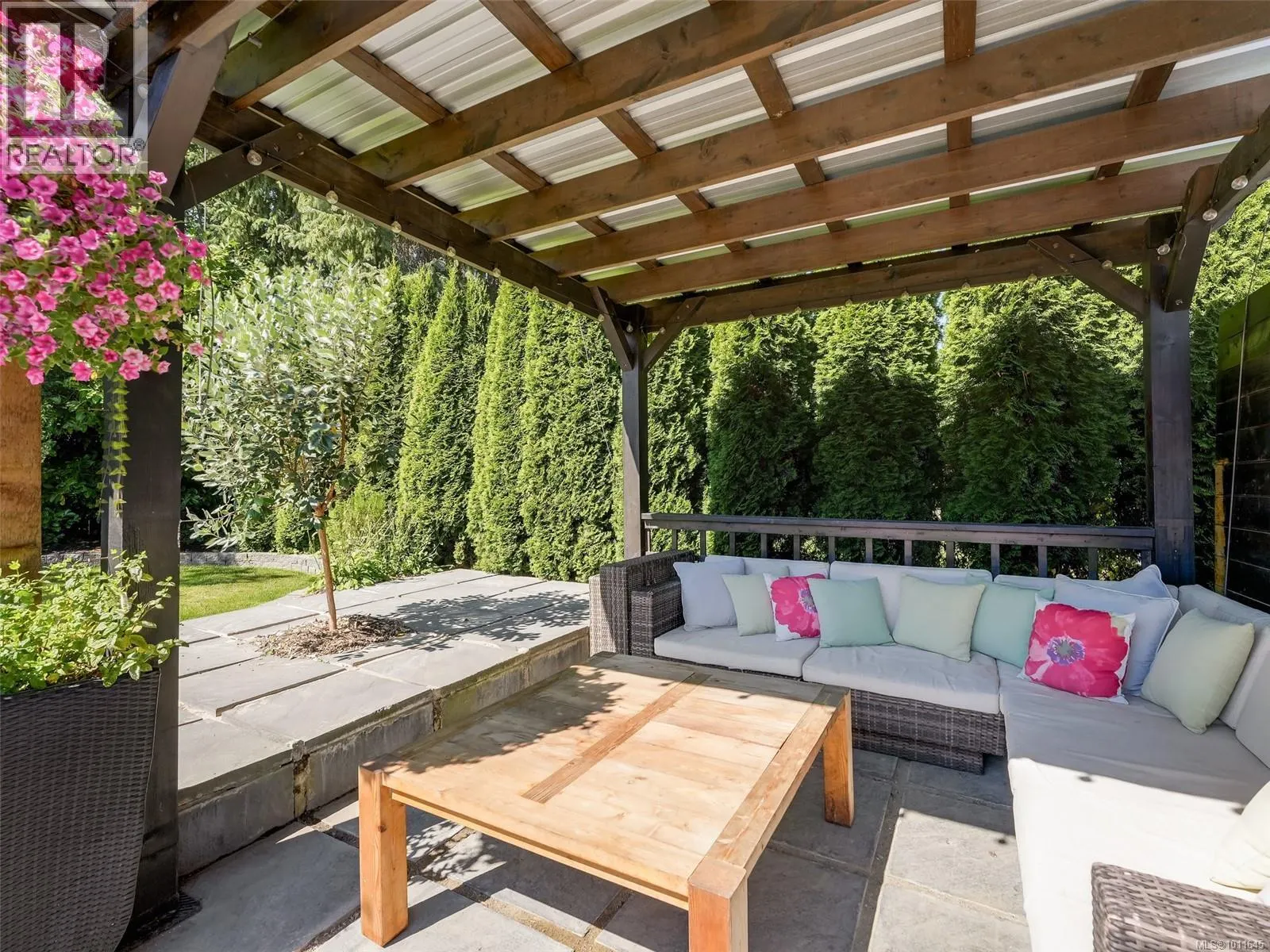 4774 Cordova Bay Rd