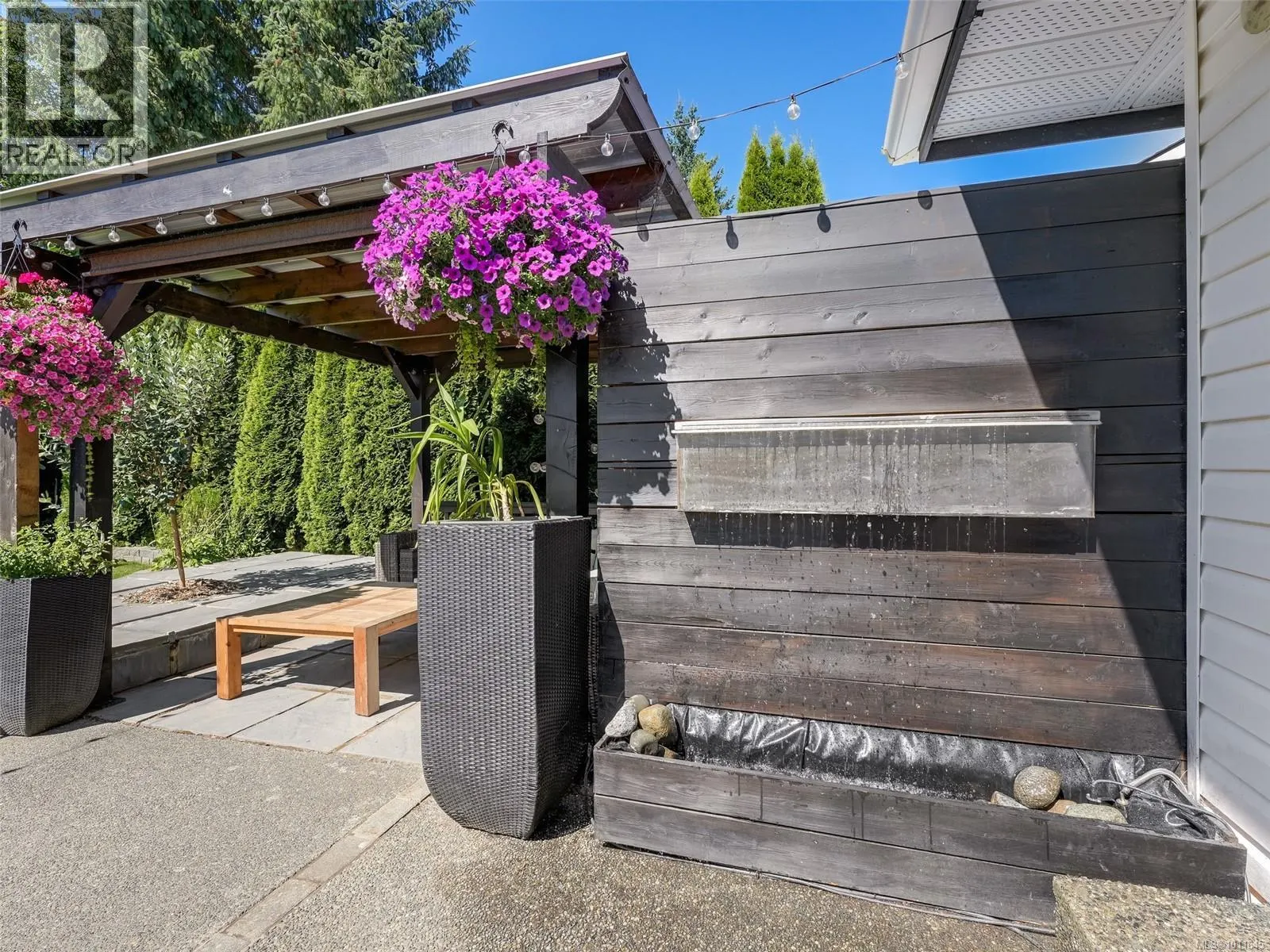 4774 Cordova Bay Rd