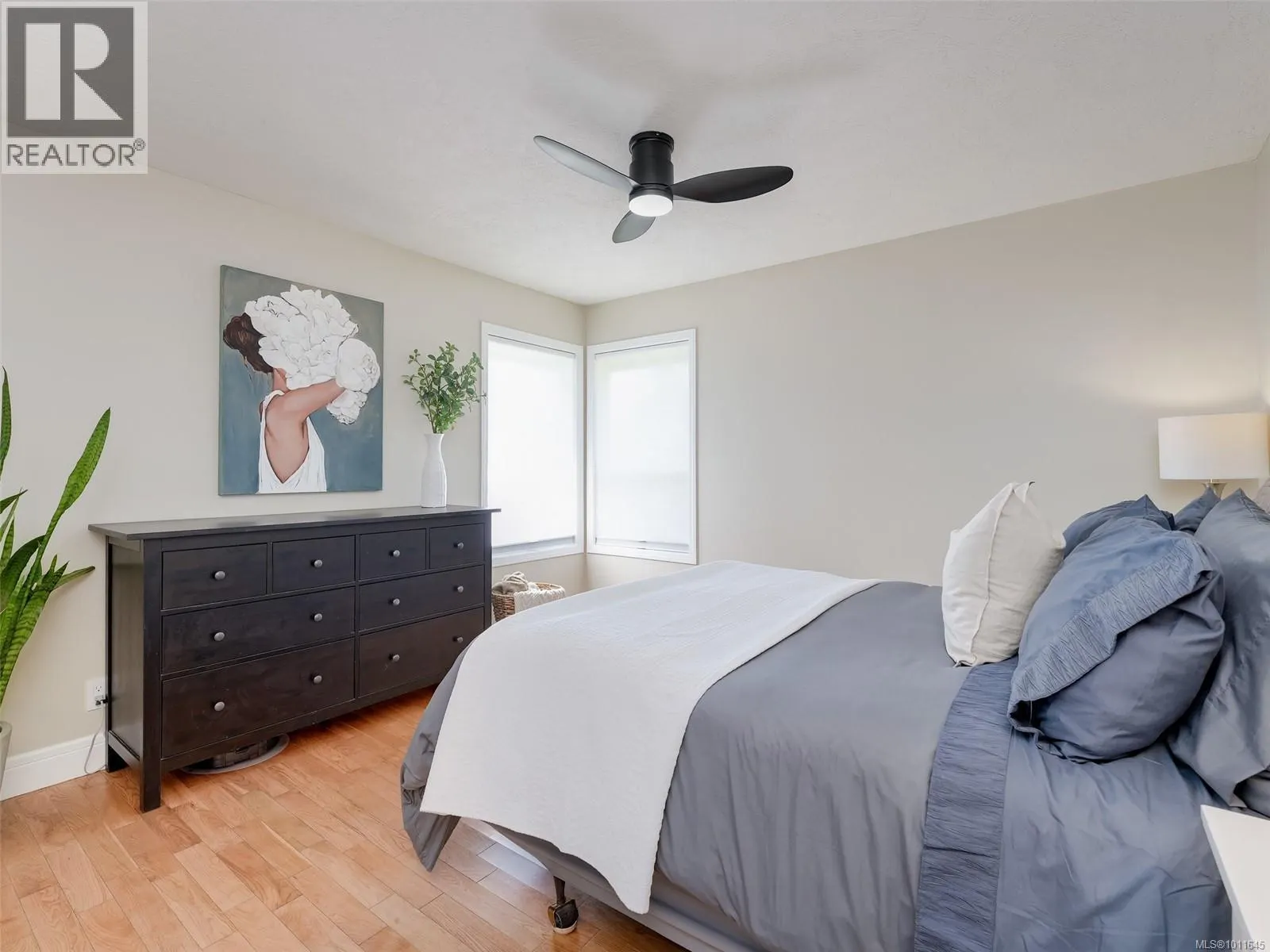 4774 Cordova Bay Rd