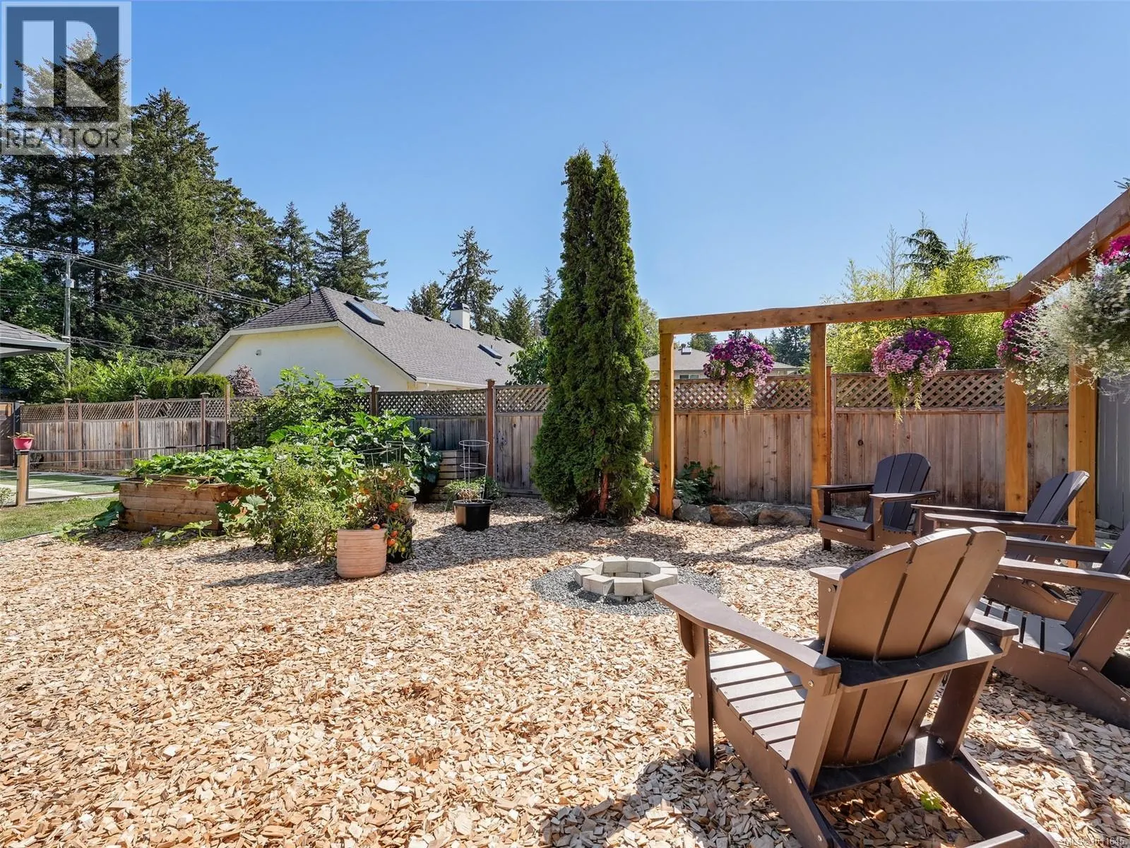 4774 Cordova Bay Rd