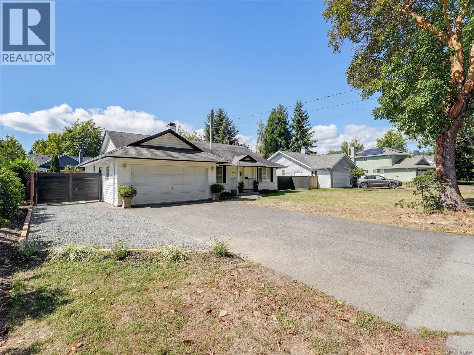4774 Cordova Bay Rd