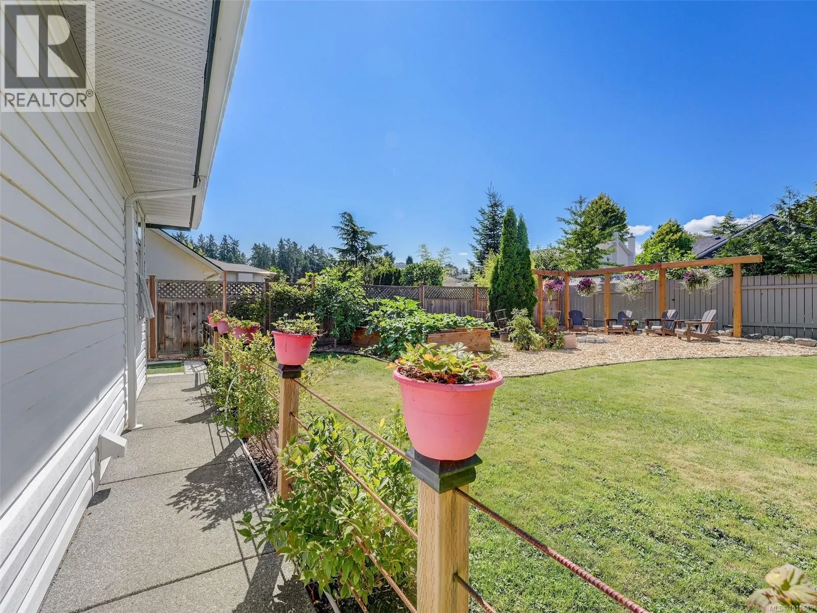 4774 Cordova Bay Rd
