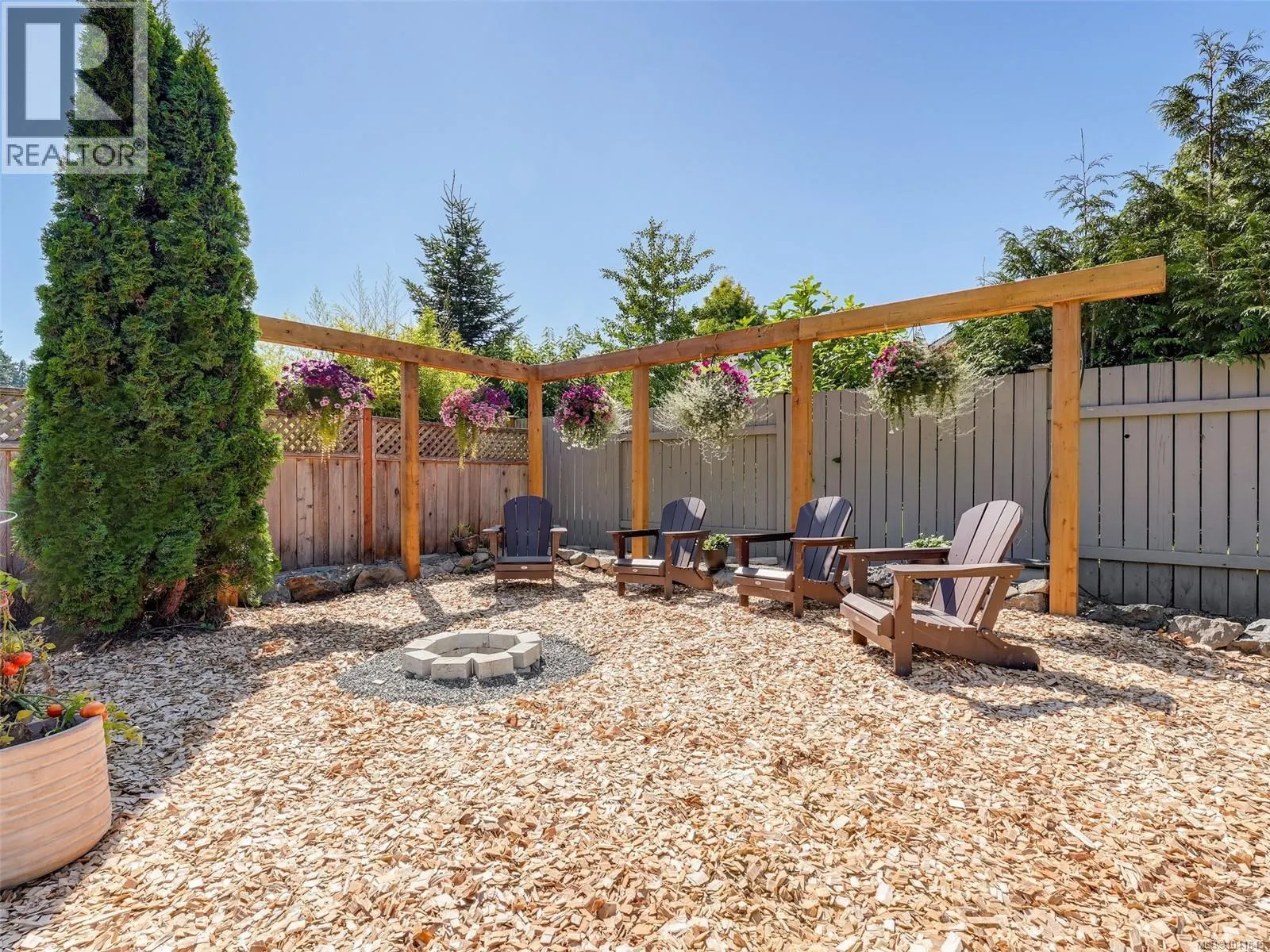 4774 Cordova Bay Rd