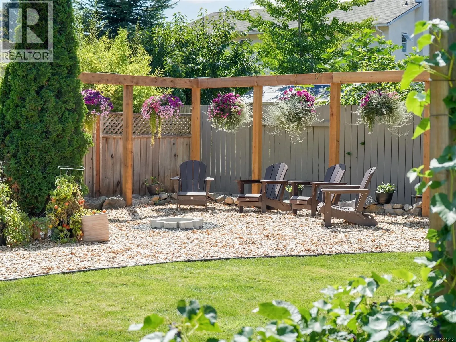 4774 Cordova Bay Rd