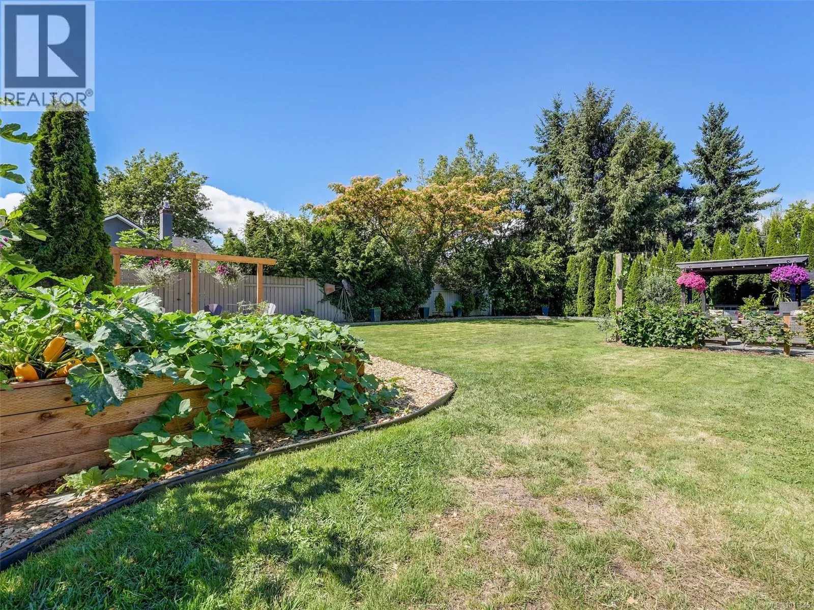 4774 Cordova Bay Rd