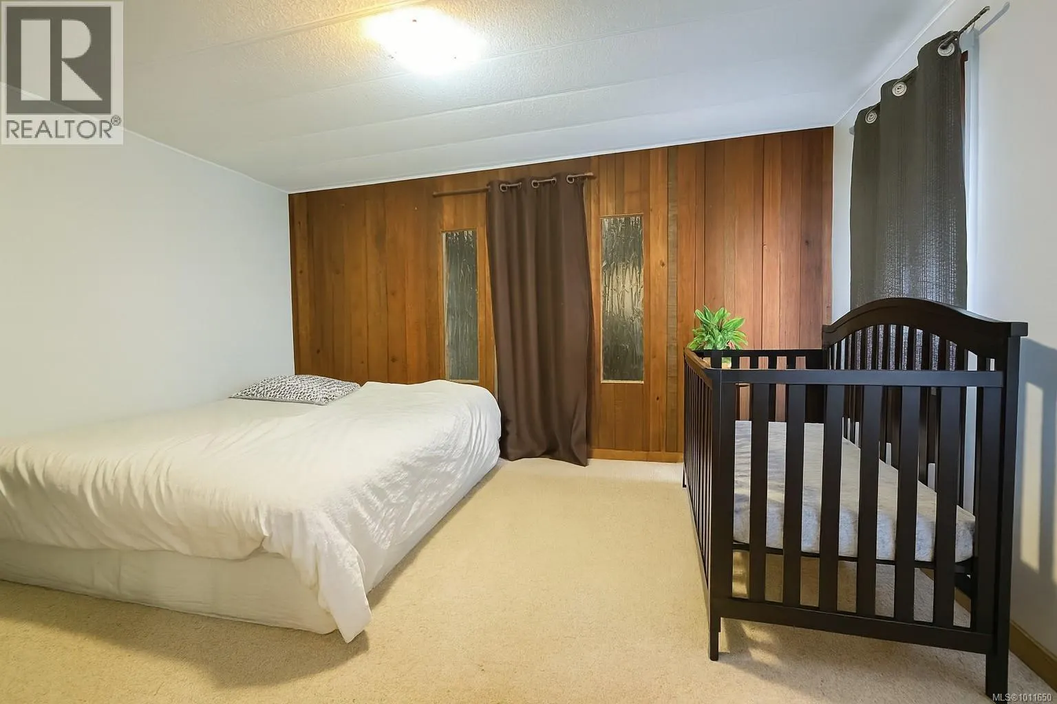 2000 Chelan Cres